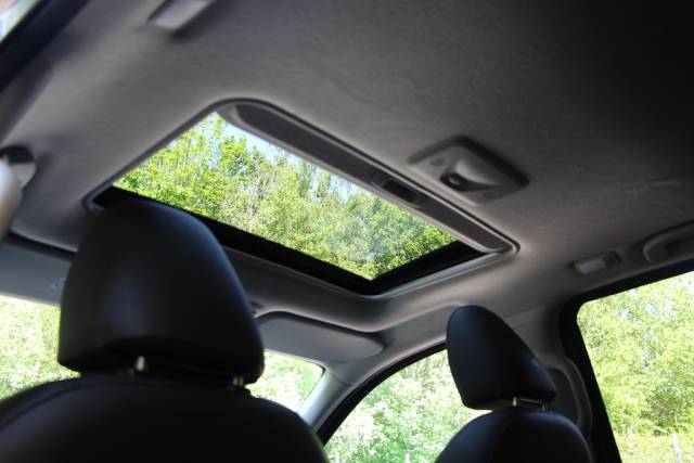 2021 Nissan Navara 2.3 dCi N-Guard Double Cab 4WD [190] (HUGE SPEC, BEAUTIFUL TRUCK, FSH, 8.9% APR !!)