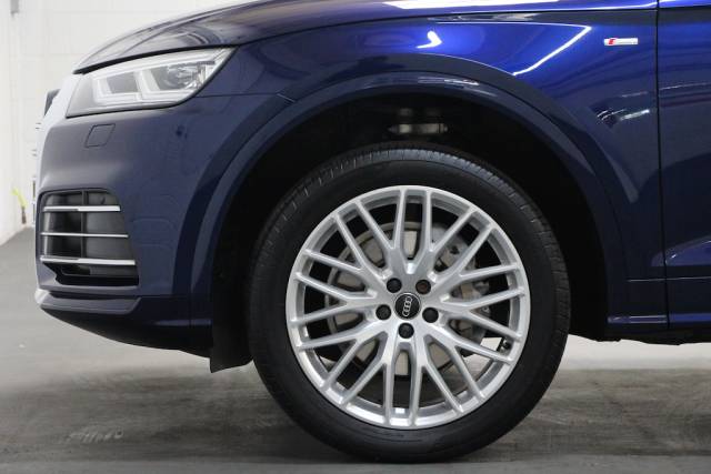 2018 Audi Q5 2.0 T FSi Quattro S line [252] (STUNNING CAR, GREAT SPEC, FSH, 8.9% APR !!)