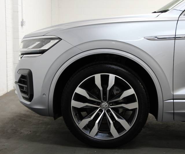 2019 Volkswagen Touareg 3.0 Tdi V6 R-Line Tech 4Motion [286] (1 PVT OWNER, BIG SPEC, STUNNING !!)