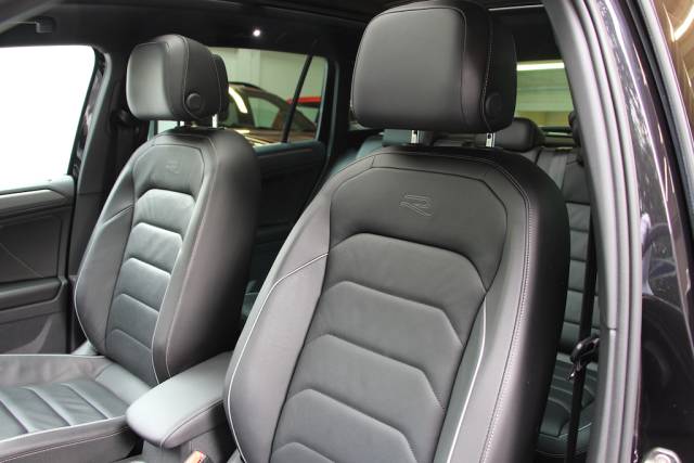 2021 Volkswagen Tiguan 1.4 TSi 13kWh R-Line PHEV [245] (STUNNING CAR, GREAT SPEC, FSH, 8.9% APR !!)