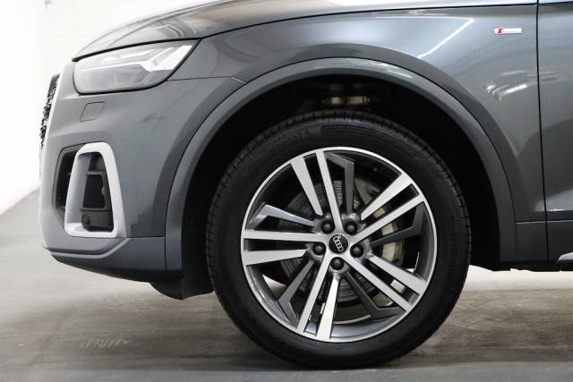 2021 Audi Q5 2.0 TFSIe Quattro 55 Competition 17.9kWh PHEV [367] (SUPERB, FSH, 8.9% APR !!)