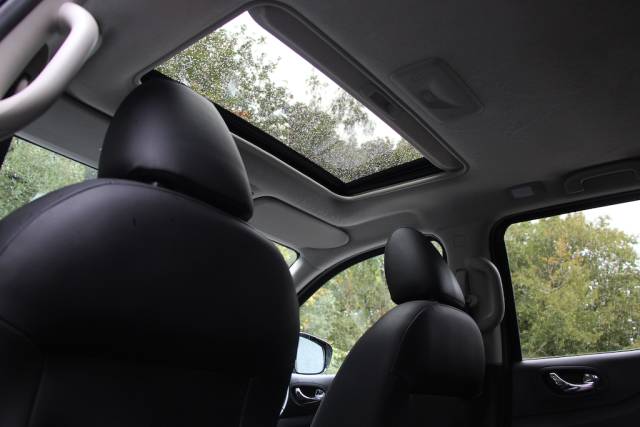 2021 Nissan Navara 2.3 dCi Tekna Double Cab 4WD [190] (1 OWNER, FSH, FINANCE FROM 8.9% APR !!)