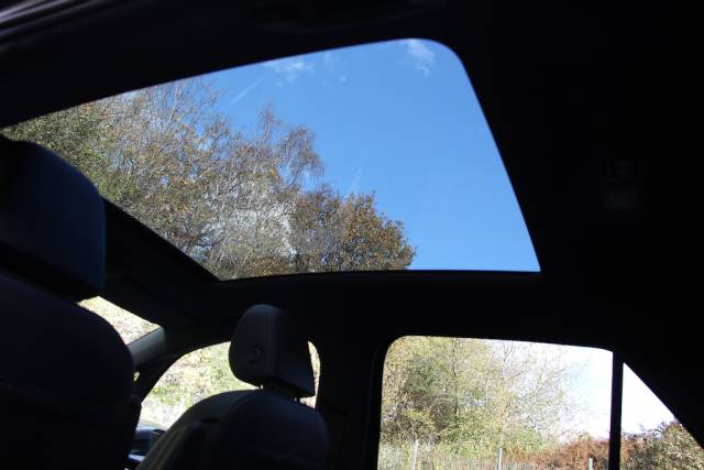 2022 Volkswagen ID.3 Pro Performance 58kWh Family [204] (STUNNING, 8.9% APR, PCP & HP !!)