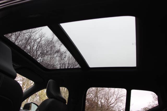 2020 Volvo XC40 1.5 T5 Recharge 10.7kWh R-Design Pro PHEV [262] (FSH, STUNNING, 8.9% APR !!)