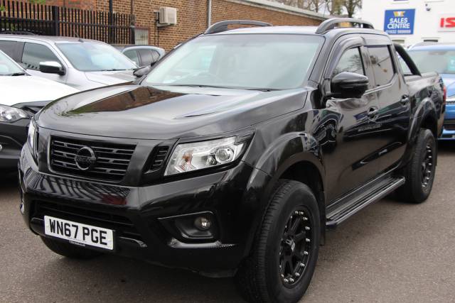 2017 Nissan Navara 2.3 dCi Tekna Pickup Double Cab 4dr Diesel Auto 4WD Euro 6 (190 ps)