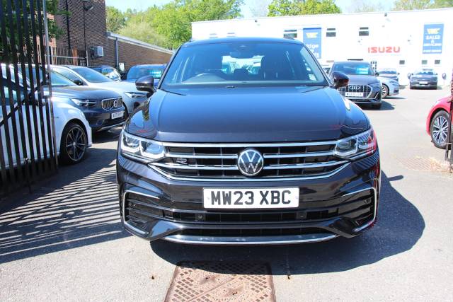 Volkswagen Tiguan 1.5 TSi R-Line [150] (STUNNING, FINANCE FROM 8.9% APR, PCP & HP !!) SUV Petrol Deep Black