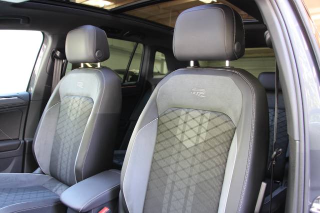 2023 Volkswagen Tiguan 1.4 TSi 13kWh R-Line PHEV [245] (FINANCE FROM 8.9% APR, PCP & HP !!)