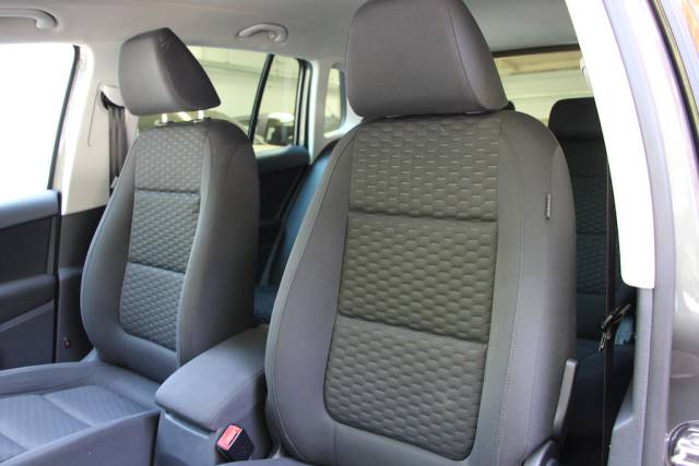 2011 Volkswagen Tiguan 2.0 TDI Match SUV 5dr Diesel DSG 4WD Euro 5 (140 ps)