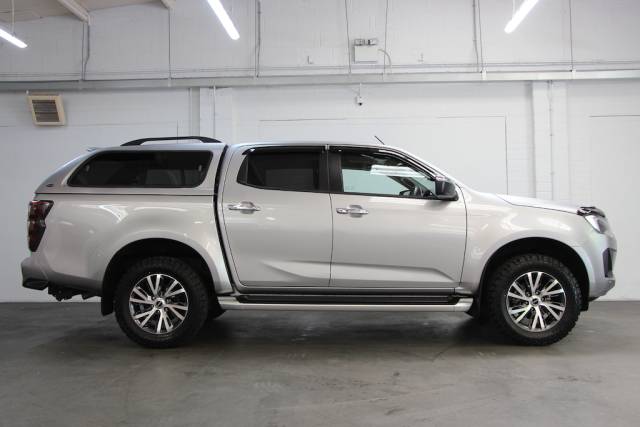 2025 Isuzu D-max 1.9 TD DL40 Pickup DC 4WD [164] (ANY VEHICLE IN P/X, 7.9% APR, PCP, LP & HP !!)
