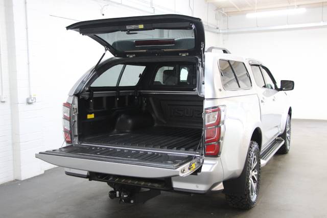 2025 Isuzu D-max 1.9 TD DL40 Pickup DC 4WD [164] (ANY VEHICLE IN P/X, 7.9% APR, PCP, LP & HP !!)