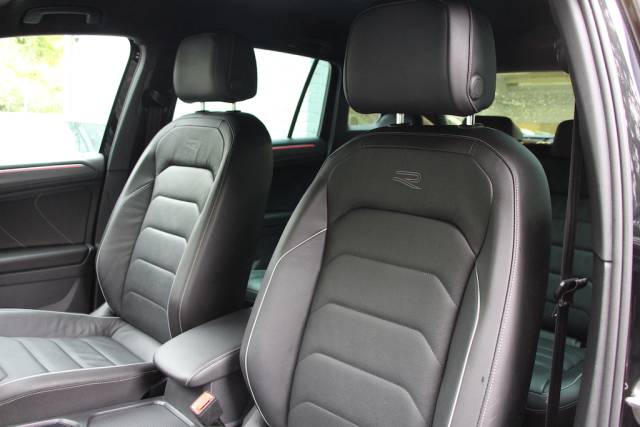 2023 Volkswagen Tiguan 1.5 TSi R-Line [150] (STUNNING, FINANCE FROM 8.9% APR, PCP & HP !!)