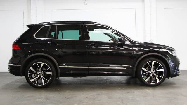 2023 Volkswagen Tiguan 1.5 TSi R-Line [150] (STUNNING, FINANCE FROM 8.9% APR, PCP & HP !!)