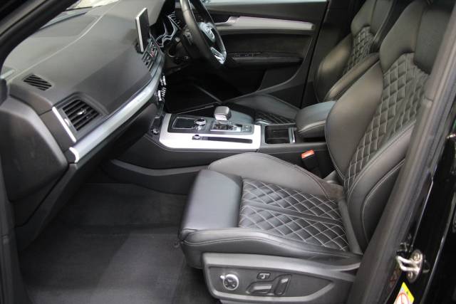2019 Audi Q5 2.0 TFSIe 55 S Quattro line Competition PHEV 14.1kWh [367] (FINANCE FROM 8.9% APR !!)