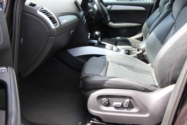 2016 Audi SQ5 3.0 BiTDi Quattro V6 Plus [340] (FINANCE AVAILABLE, DON'T MISS !!)