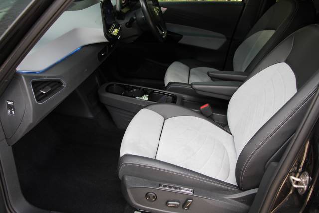 2023 Volkswagen ID.3 Pro Performance 58kWh Family [204] (FINANCE FROM 8.9% APR, PCP & HP !!)