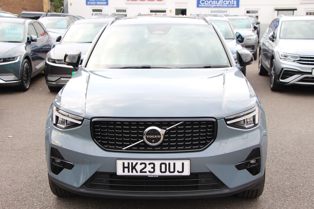 2023 Volvo XC40