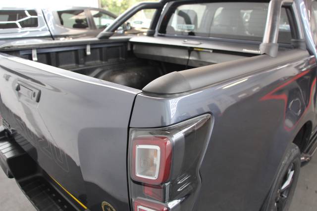 2023 Isuzu D-max 1.9 TD V-Cross Double Cab 4WD [164] (FROM 8.9% APR, PCP & HP !!)